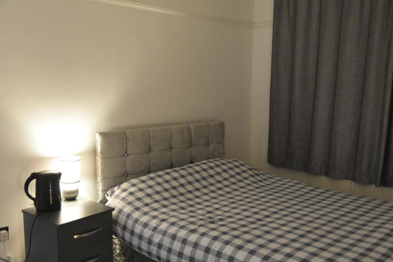 Clarendon House Hotel Luton  Buitenkant foto