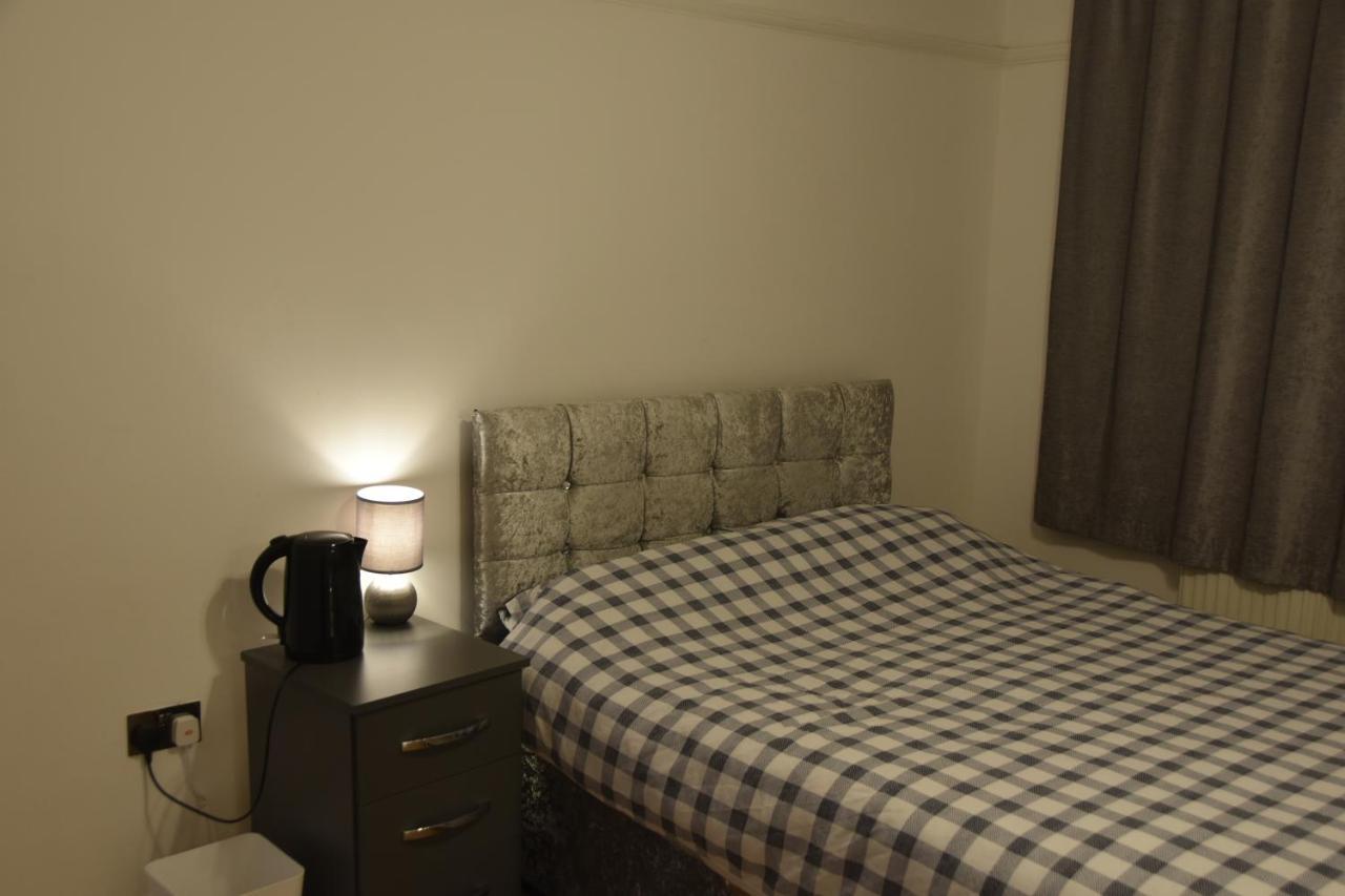 Clarendon House Hotel Luton  Buitenkant foto