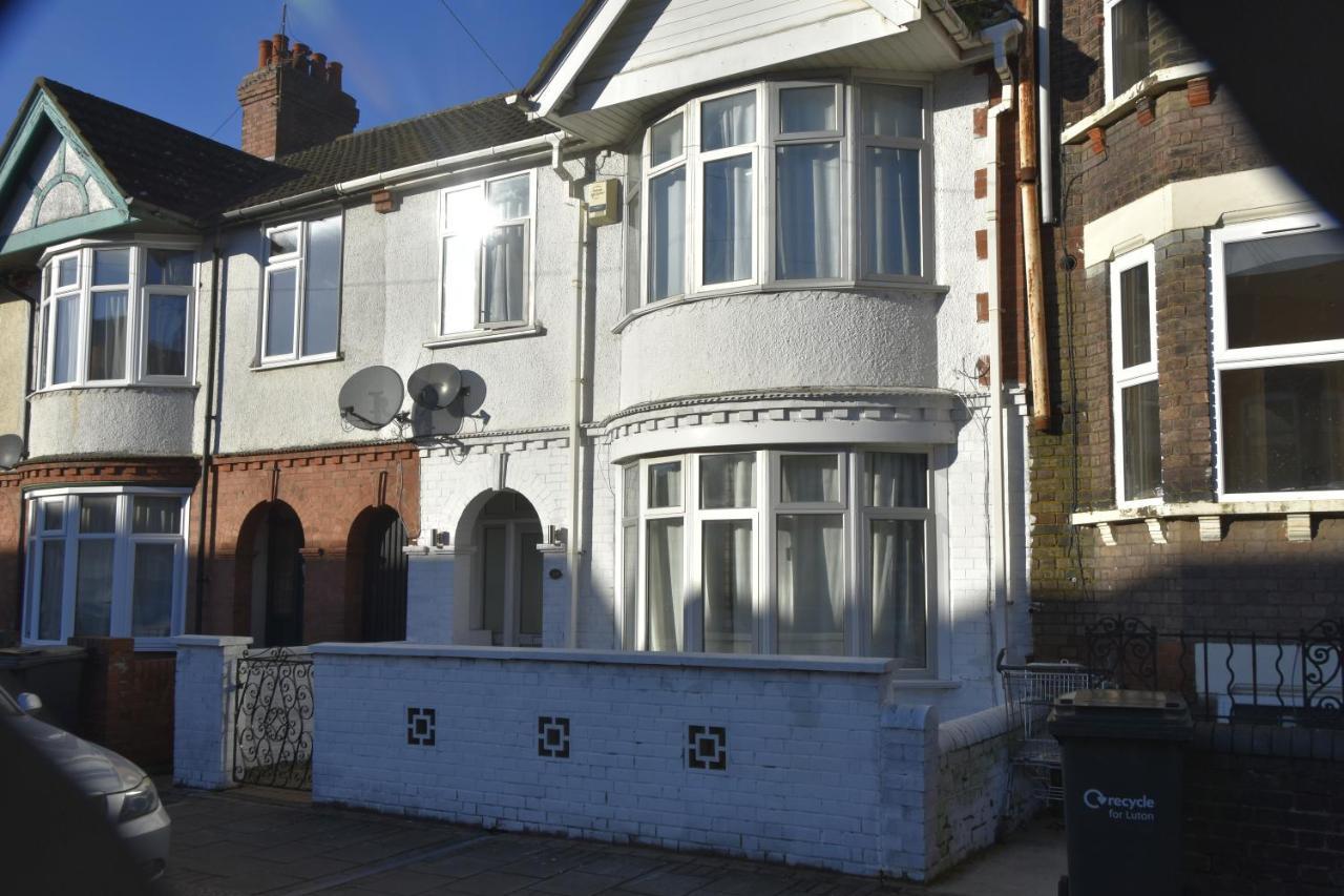 Clarendon House Hotel Luton  Buitenkant foto